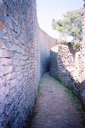 Great Zimbabwe Ruins in Masvingo 2006 by ctsnow http://www.flickr.com/photos/ctsnow/95110860/