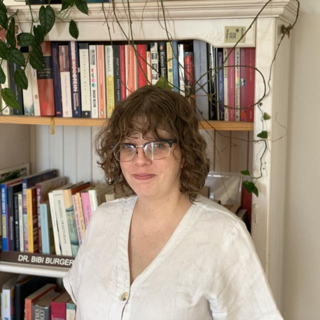 Dr Bibi Burger